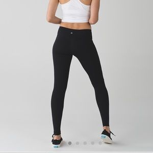 Lululemon leggings!! (Comes with a bag!)